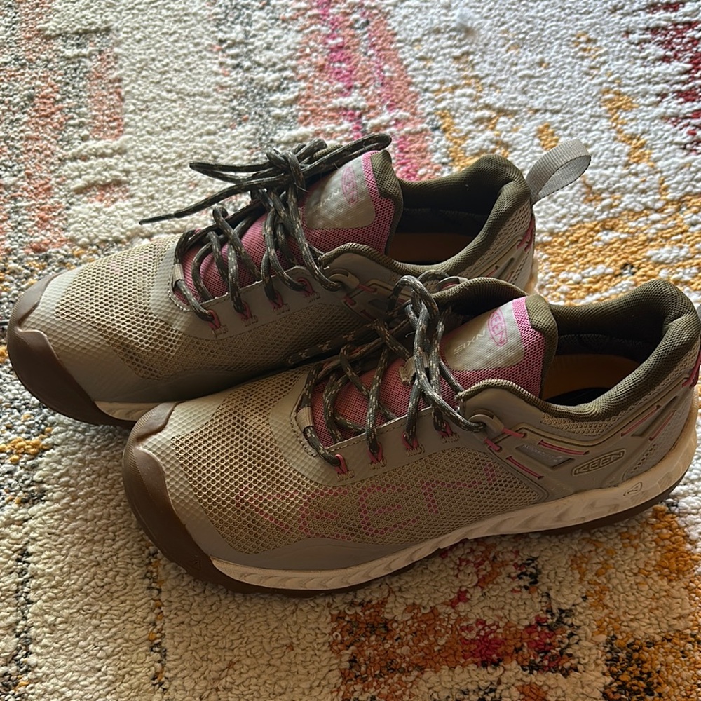 Keen Olive and Pink Trail Hiking Shoes Size 9